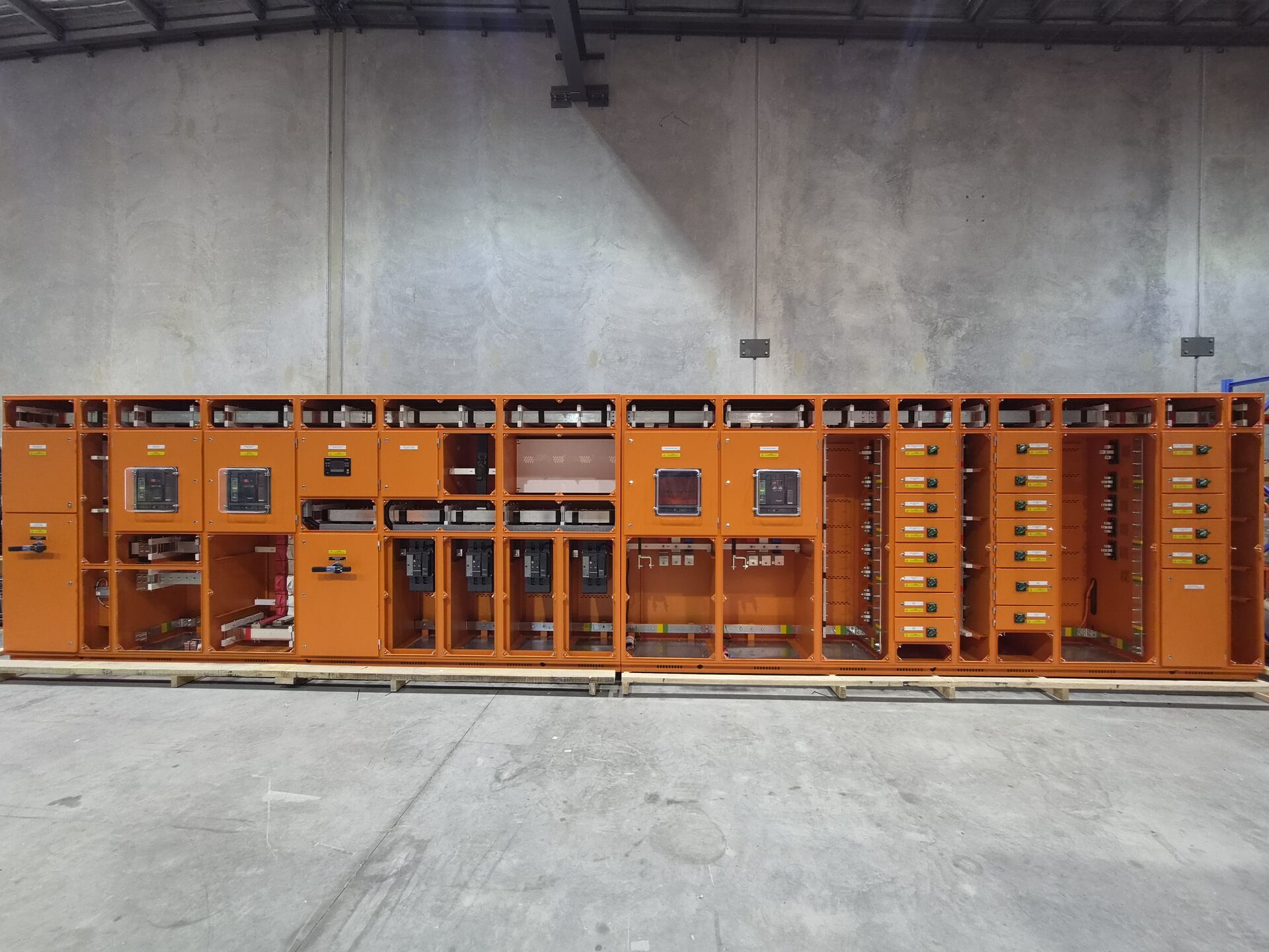 Avondale — full run with escutcheons open