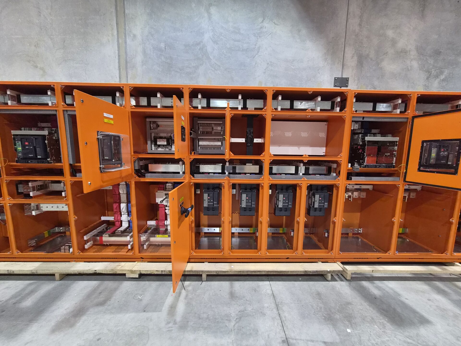 Avondale — breaker sections, doors open